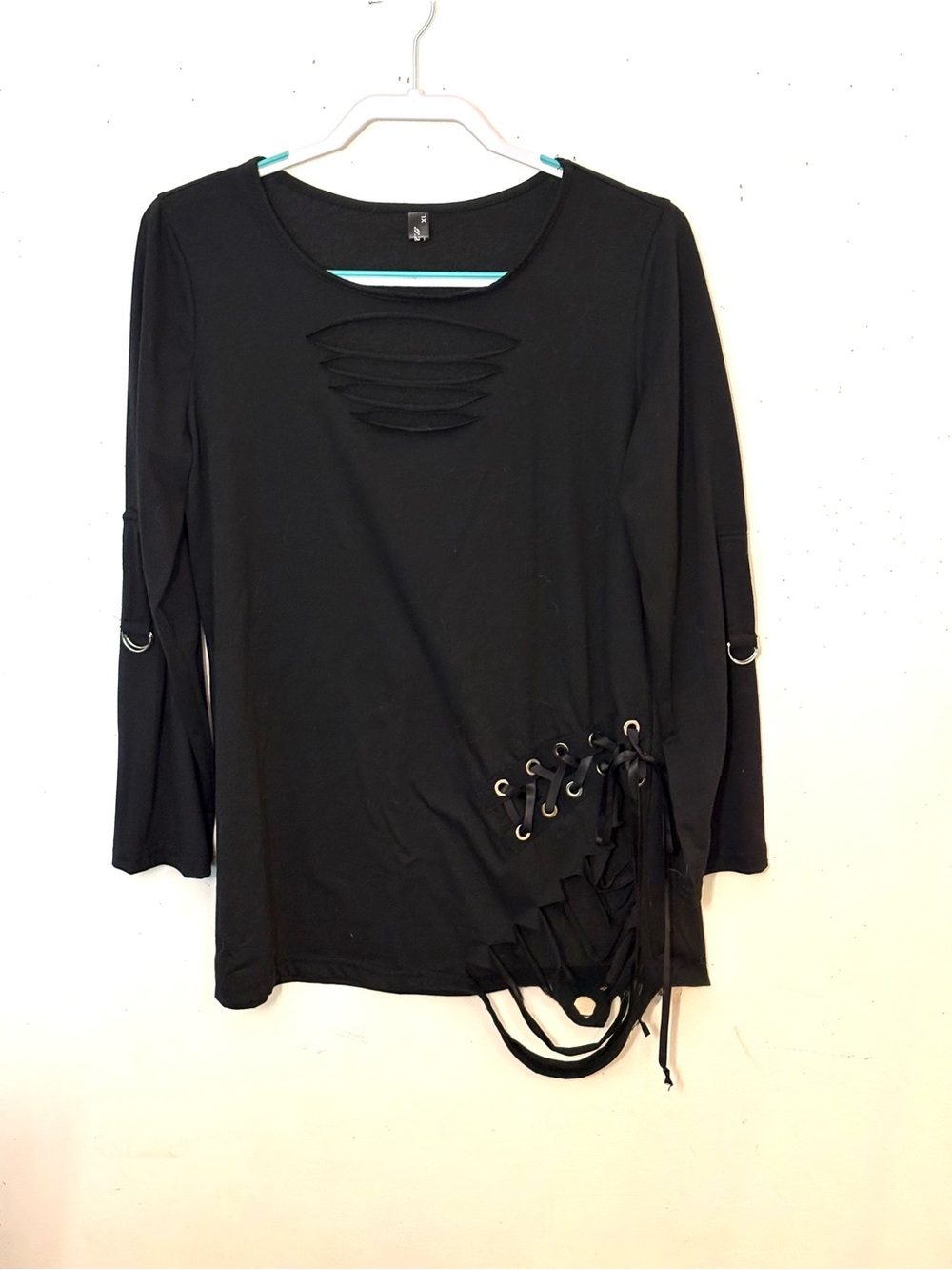 LMGCG Black Distressed Detail Long Sleeve Women's Top. Size XL. EUC.